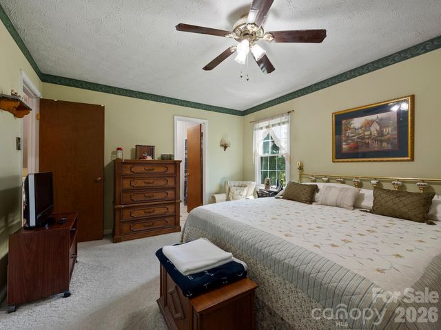 86 Debra Lane, Asheville, NC 28806