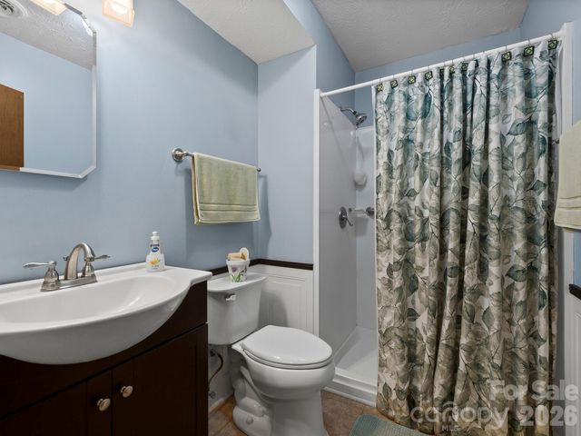 86 Debra Lane, Asheville, NC 28806