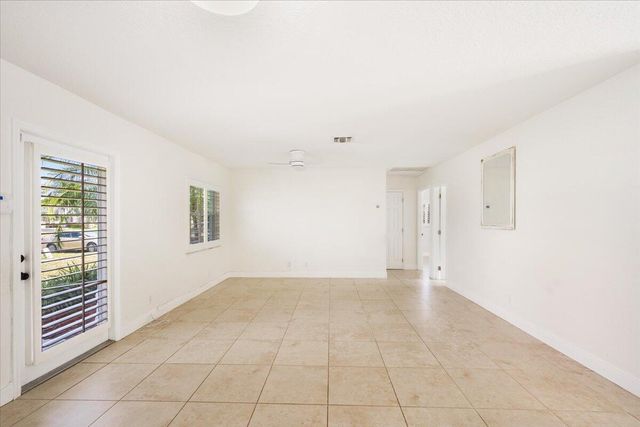 1012 Mohican Boulevard, Jupiter, FL 33458