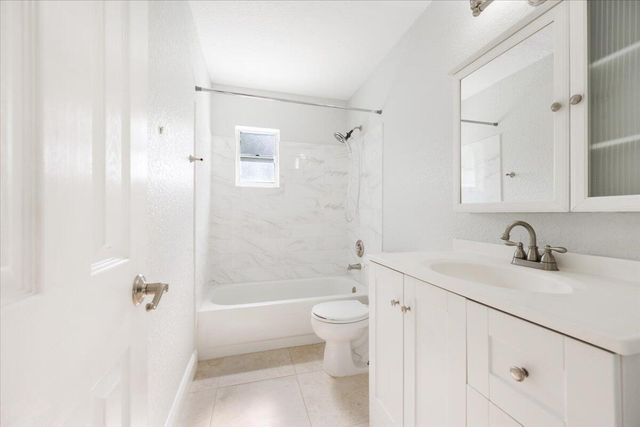 1012 Mohican Boulevard, Jupiter, FL 33458