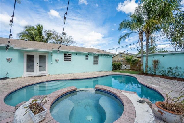 1012 Mohican Boulevard, Jupiter, FL 33458