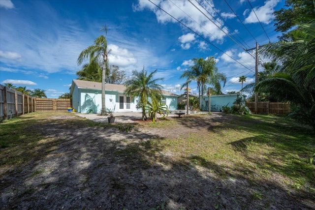 1012 Mohican Boulevard, Jupiter, FL 33458