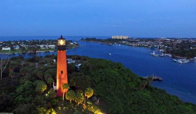 1012 Mohican Boulevard, Jupiter, FL 33458