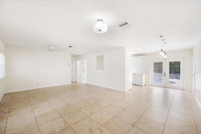 1012 Mohican Boulevard, Jupiter, FL 33458