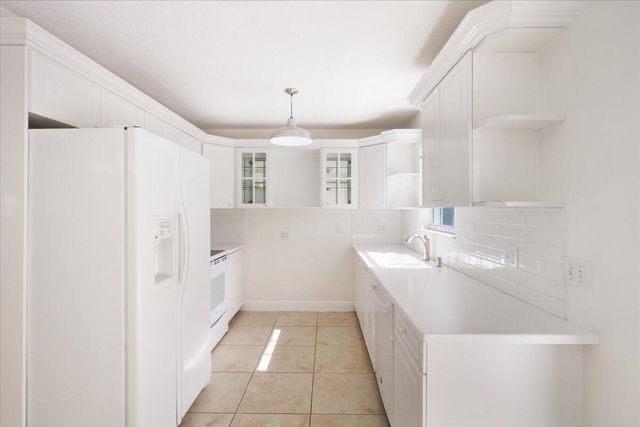 1012 Mohican Boulevard, Jupiter, FL 33458