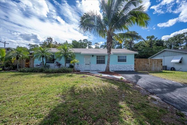 1012 Mohican Boulevard, Jupiter, FL 33458