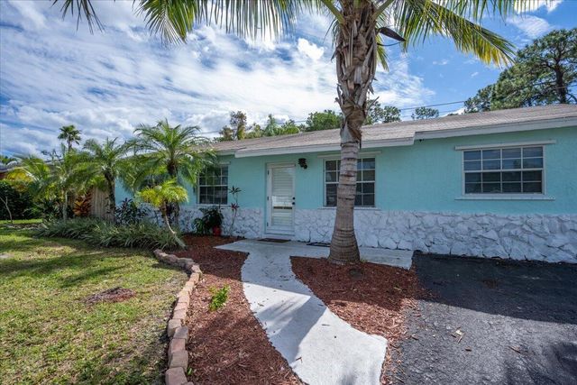 1012 Mohican Boulevard, Jupiter, FL 33458
