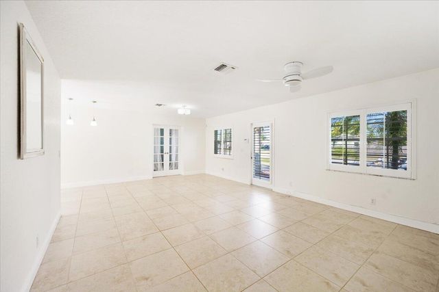 1012 Mohican Boulevard, Jupiter, FL 33458