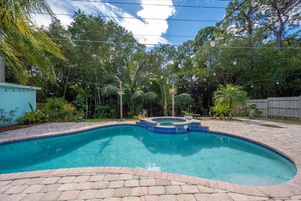 1012 Mohican Boulevard, Jupiter, FL 33458