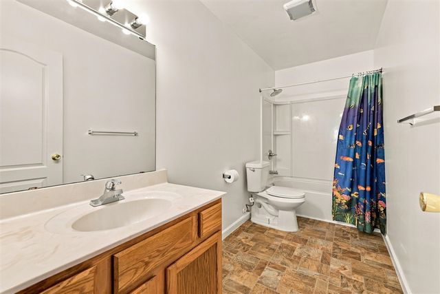 1642 Salisbury, Lowell, MI 49331