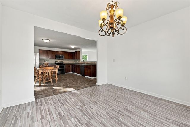 1642 Salisbury, Lowell, MI 49331