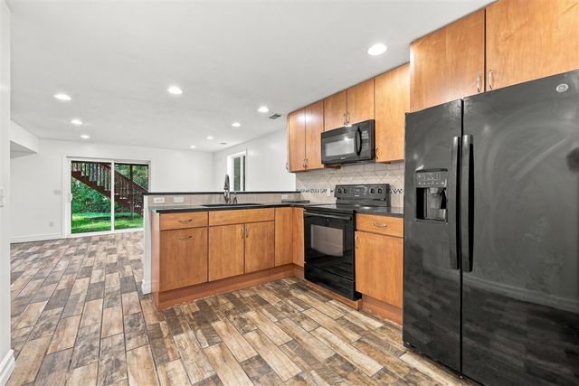 1642 Salisbury, Lowell, MI 49331