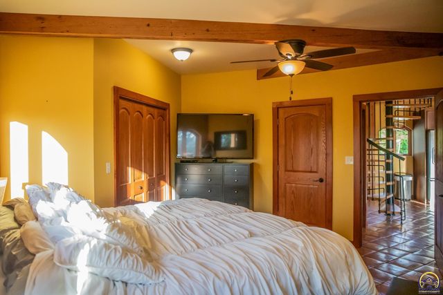 633 E 300 Rd, Overbrook, KS 66524