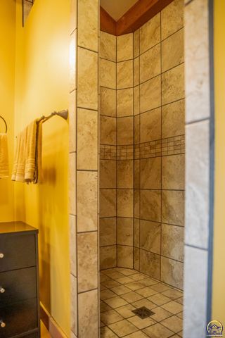 633 E 300 Rd, Overbrook, KS 66524