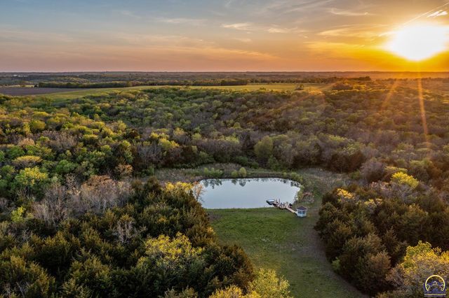 633 E 300 Rd, Overbrook, KS 66524