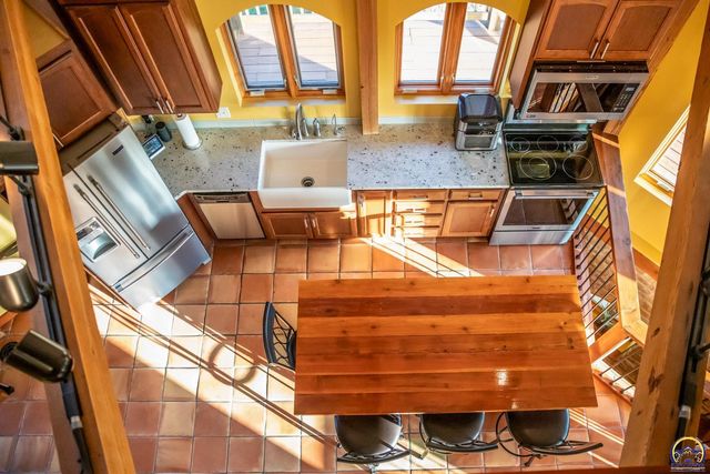 633 E 300 Rd, Overbrook, KS 66524