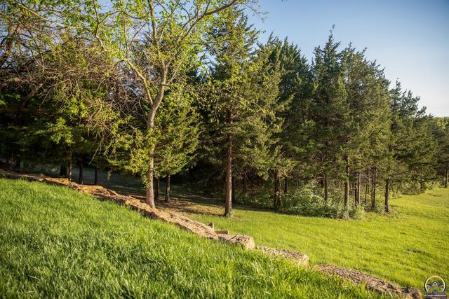 633 E 300 Rd, Overbrook, KS 66524
