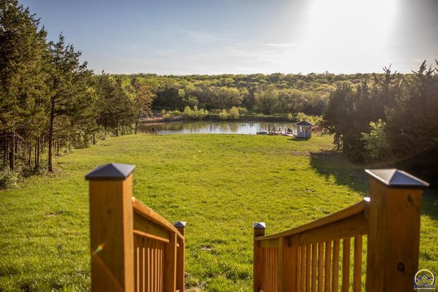 633 E 300 Rd, Overbrook, KS 66524