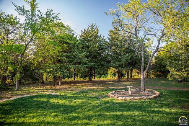 633 E 300 Rd, Overbrook, KS 66524