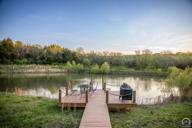 633 E 300 Rd, Overbrook, KS 66524
