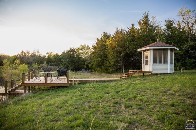 633 E 300 Rd, Overbrook, KS 66524