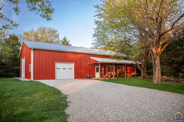 633 E 300 Rd, Overbrook, KS 66524