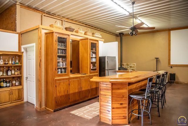 633 E 300 Rd, Overbrook, KS 66524