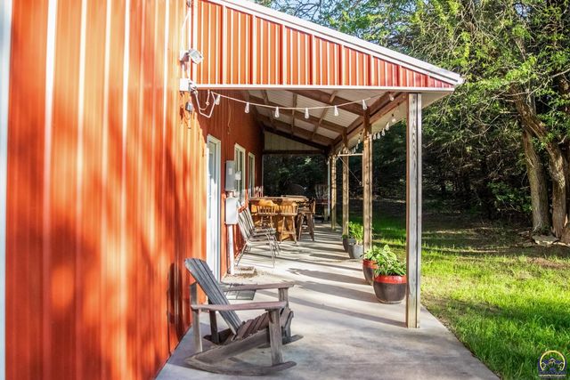 633 E 300 Rd, Overbrook, KS 66524