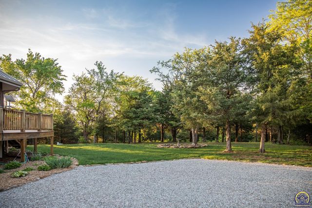 633 E 300 Rd, Overbrook, KS 66524