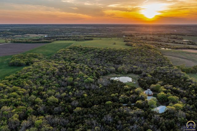 633 E 300 Rd, Overbrook, KS 66524