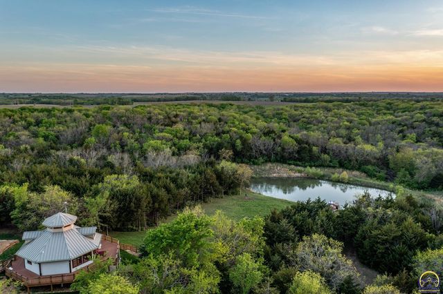 633 E 300 Rd, Overbrook, KS 66524