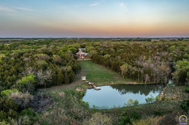 633 E 300 Rd, Overbrook, KS 66524