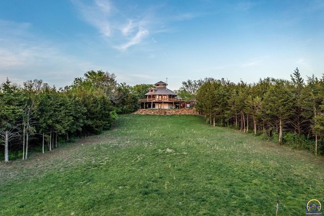 633 E 300 Rd, Overbrook, KS 66524