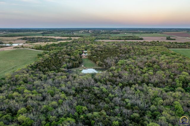 633 E 300 Rd, Overbrook, KS 66524