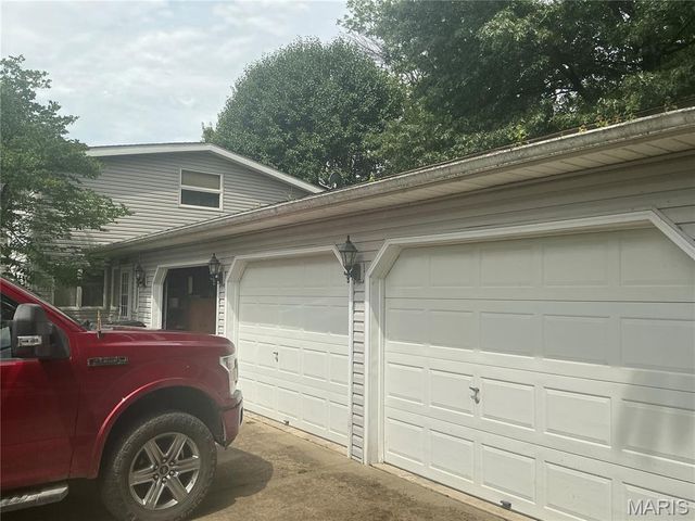 211 Edgar Street, Gillespie, IL 62033