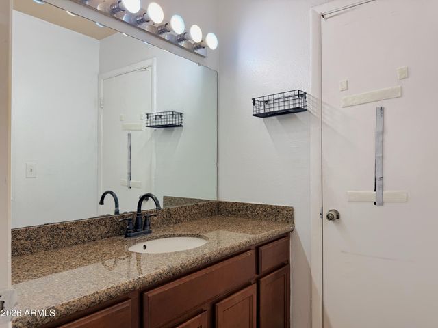 5625 S ADMIRALTY Court E E, Tempe, AZ 85283