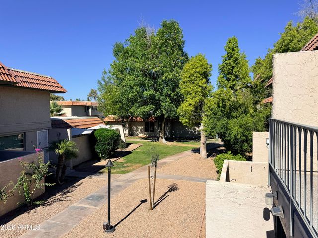 5625 S ADMIRALTY Court E E, Tempe, AZ 85283