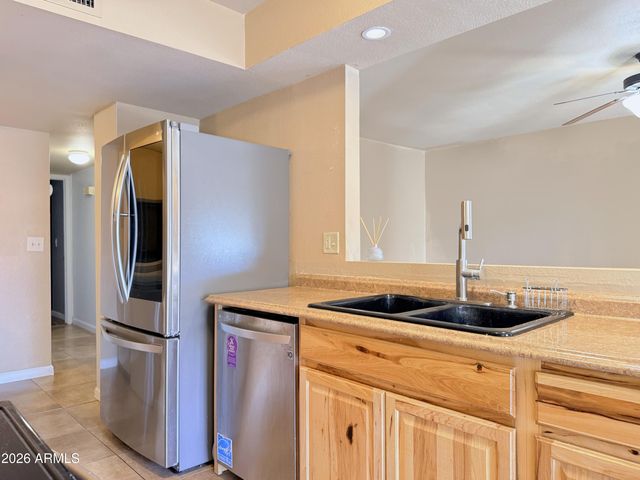5625 S ADMIRALTY Court E E, Tempe, AZ 85283