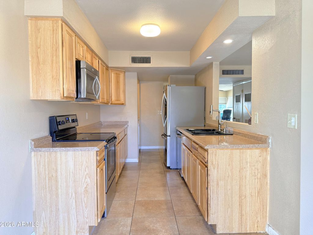 5625 S ADMIRALTY Court E E, Tempe, AZ 85283 — photo 4