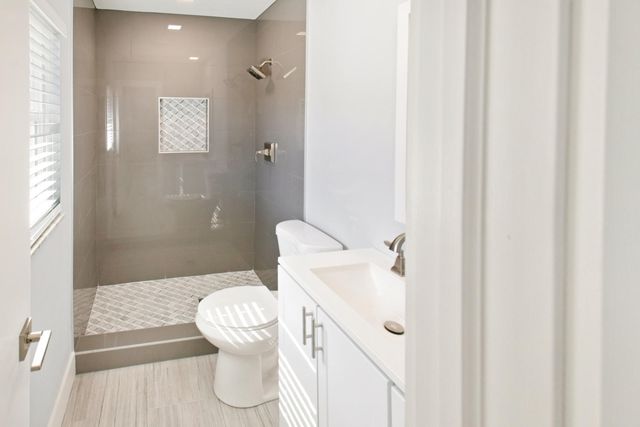 9128 Roan Lane, West Palm Beach, FL 33403