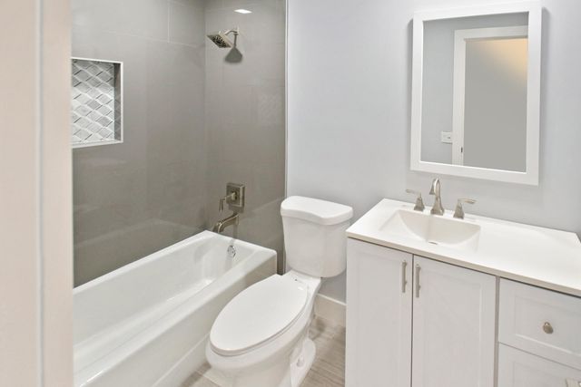 9128 Roan Lane, West Palm Beach, FL 33403