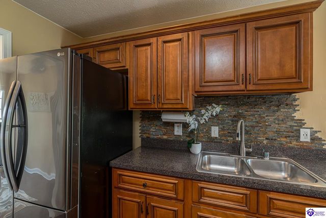 633 Wind Brook Drive, Elizabethtown, KY 42701