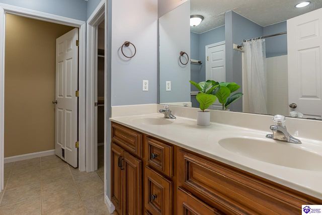 633 Wind Brook Drive, Elizabethtown, KY 42701