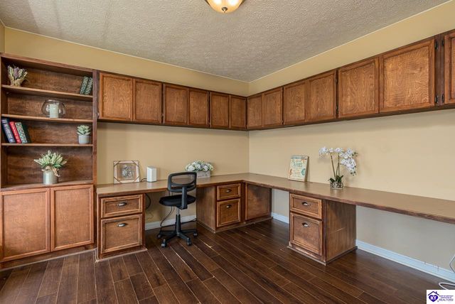 633 Wind Brook Drive, Elizabethtown, KY 42701