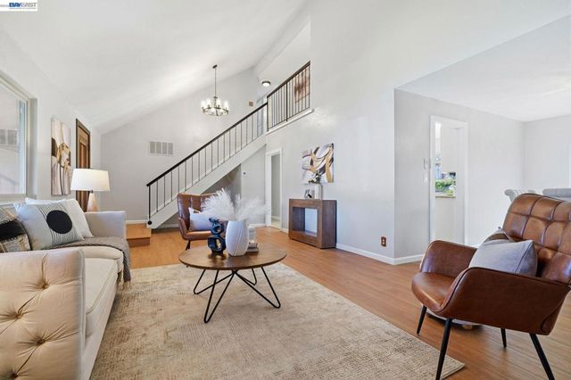 7738 Fairoaks Dr, Pleasanton, CA 94588