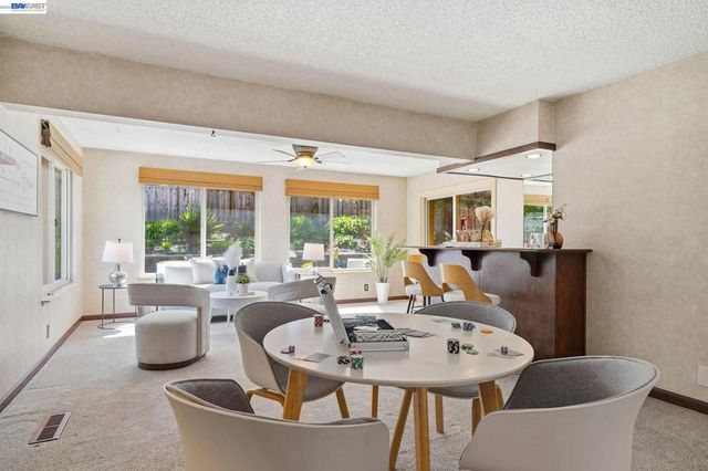 7738 Fairoaks Dr, Pleasanton, CA 94588