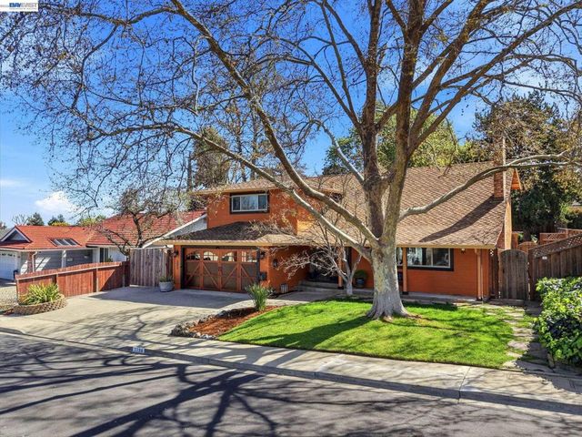 7738 Fairoaks Dr, Pleasanton, CA 94588