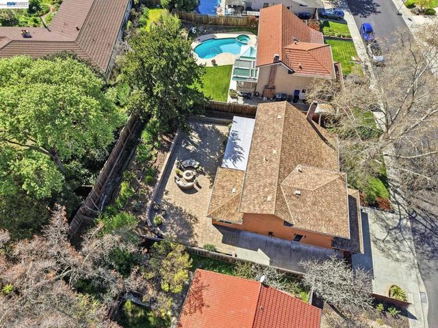 7738 Fairoaks Dr, Pleasanton, CA 94588