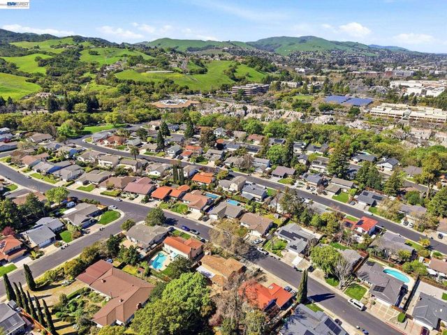 7738 Fairoaks Dr, Pleasanton, CA 94588