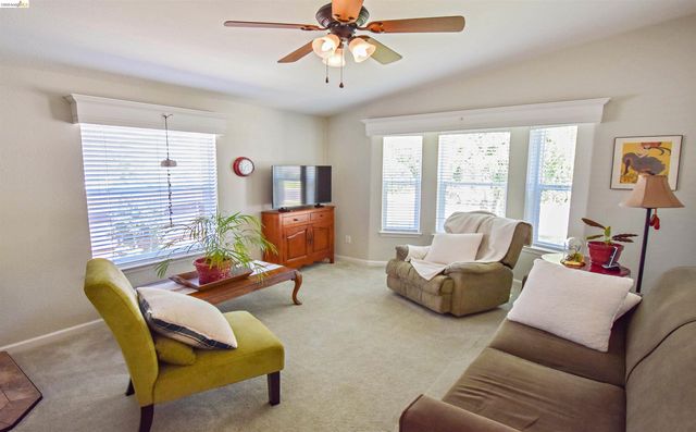 18598 Vista Dr, Jamestown, CA 95327